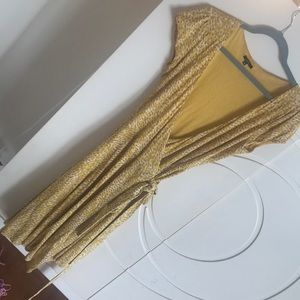 Tocca Wrap yellow patterned dress, size 6
